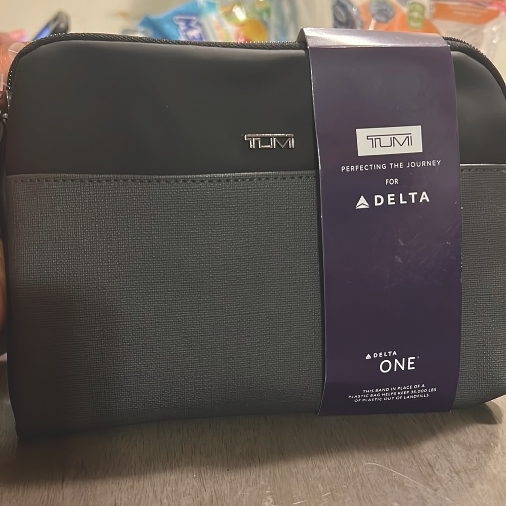 Tumi travel bags all accessories included BRAND NEW!